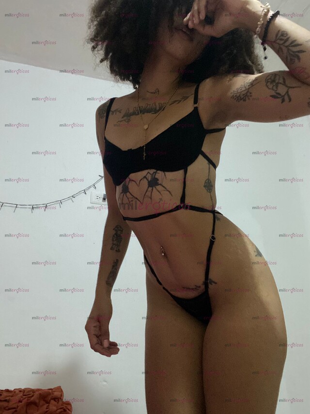 FOTOS DE TU MUÑECA PICARONA DESEOSA ENCANTADA QUE DEBAJO DE MIS SÁBANAS NO QUERRÁ SALIR