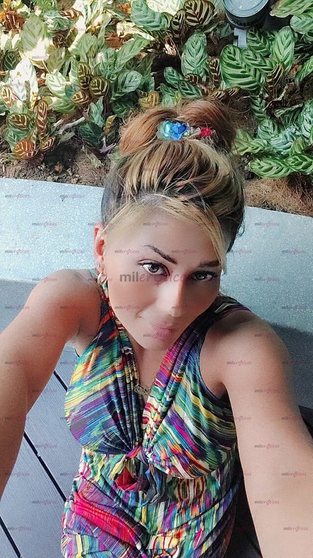 FOTOS DE PUNTUAL, ATENTA Y CON UN ESTILO IMPECABLE, ME ADAPTO CON NATURALIDAD AL TONO DEL