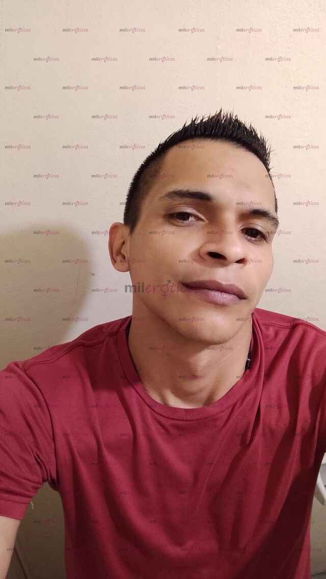 FOTOS DE MORENO DELGADO BUENA ONDA ARDIENTE CARIÑOSO Y SOBRE TODO MUY CACHONDO