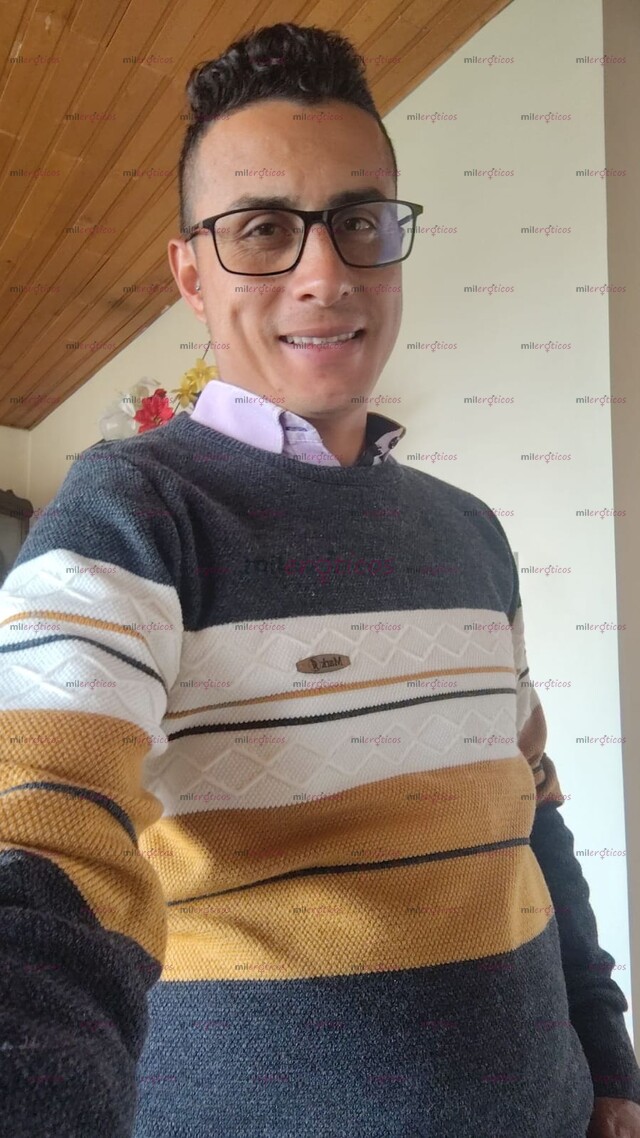 FOTOS DE JOVEN DE 30 AÑOS, COMPLACIENTE Y ARDIENTE.