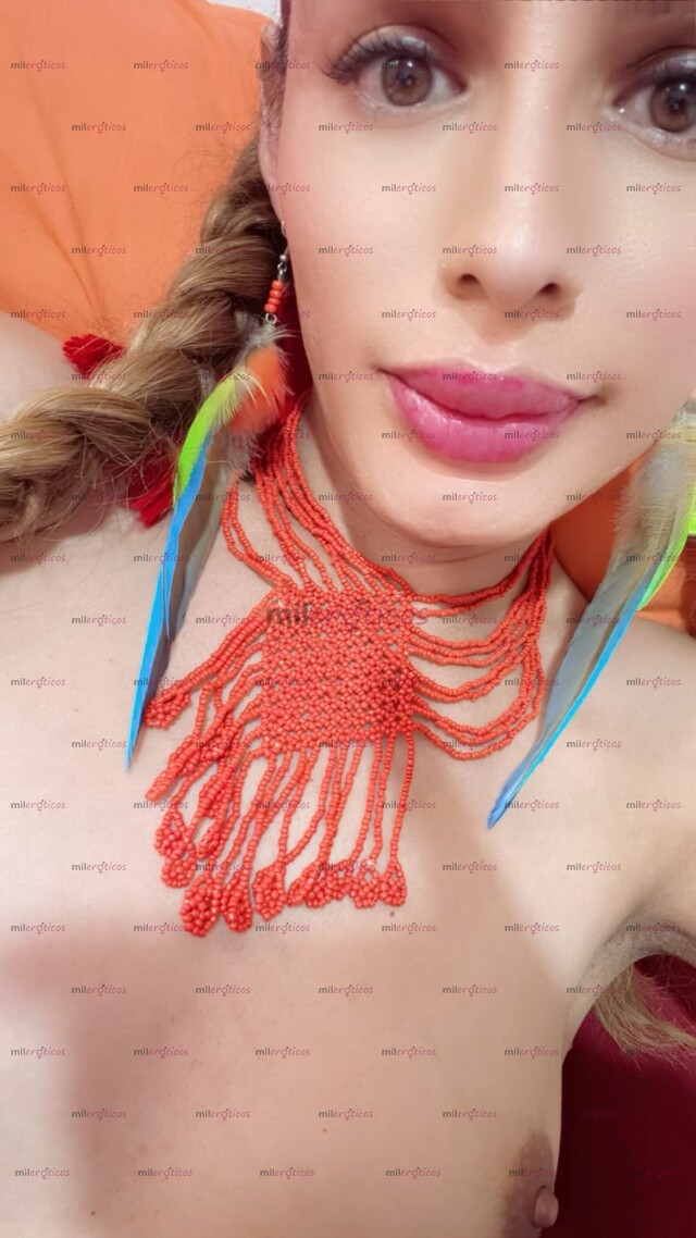 FOTOS DE UN ROSTRO ANGELICAL PERO CON UNA PINGA ENTRE LAS PIERNAS