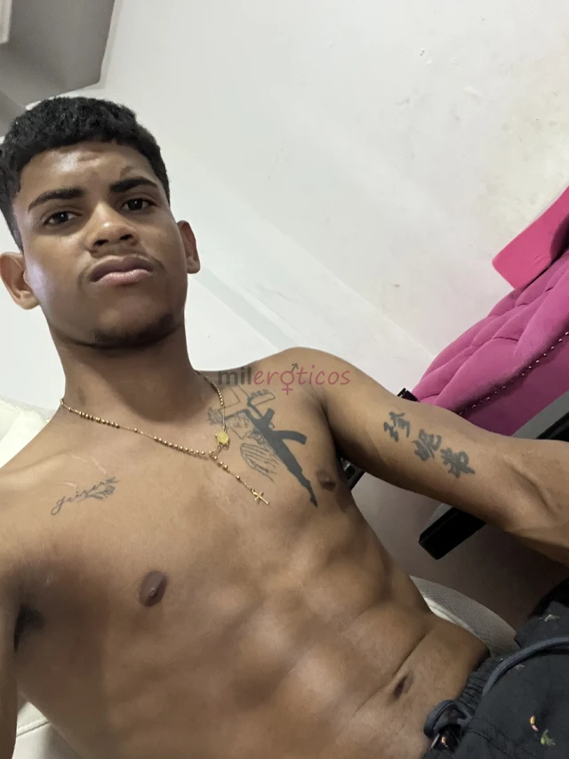 Soy un joven divertido guapo y responsable mayor de edad aunque mis fotos no lo parecen jajaaj llegue hace poco aqui a santiago llegue a esta pagina p...