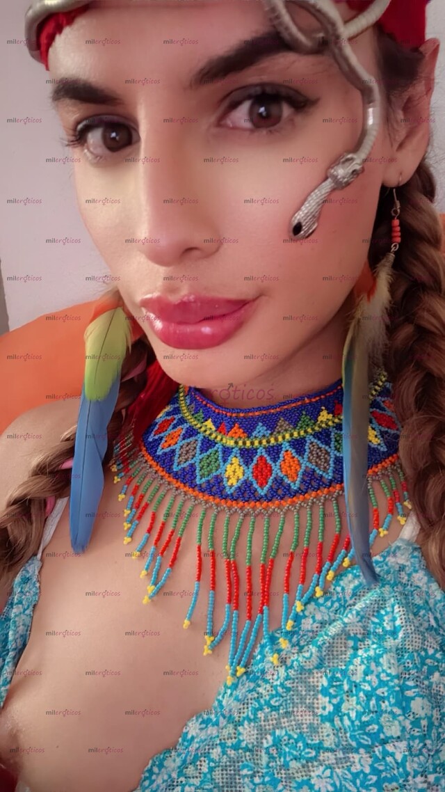 FOTOS DE UN ROSTRO ANGELICAL PERO CON UNA PINGA ENTRE LAS PIERNAS