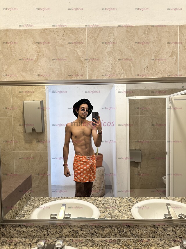 FOTOS DE ALFONSO. CHICO DE 1.90, RELAJADO Y COMPLETAMENTE DISCRETO