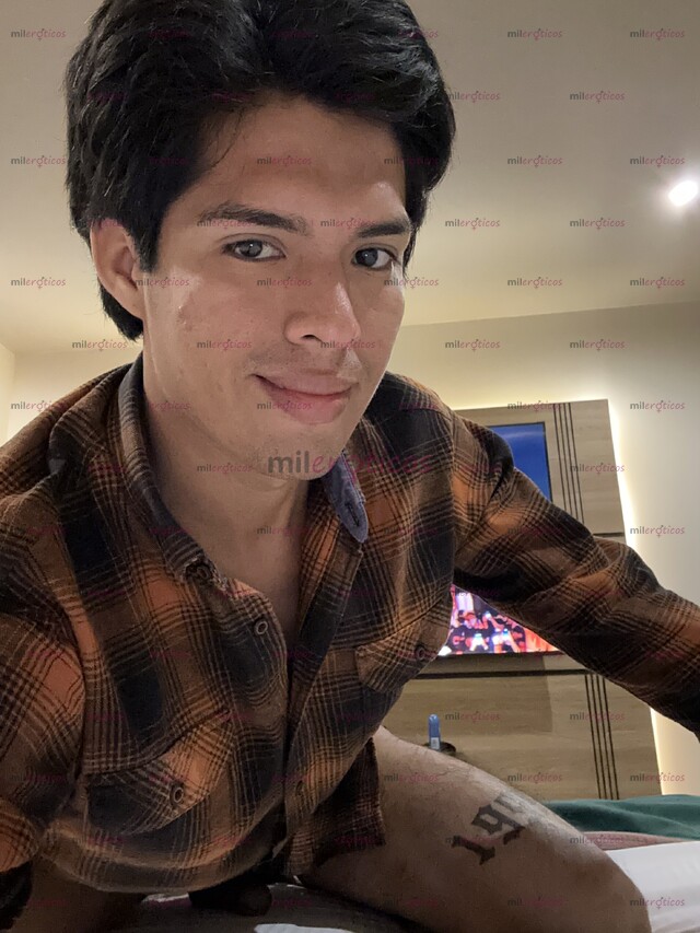 FOTOS DE MORENO VERGON DOTADO, SIEMPRE CON MUCHA LECHE