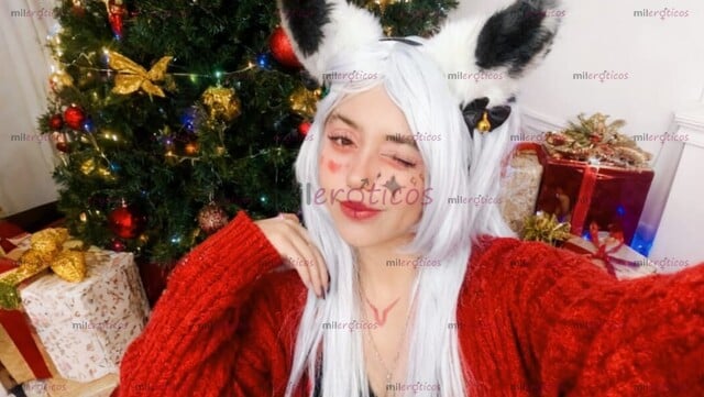 FOTOS DE TU WAIFU FAVORITA COBRÓ VIDA... ¿VIENES A JUGAR CONMIGO?