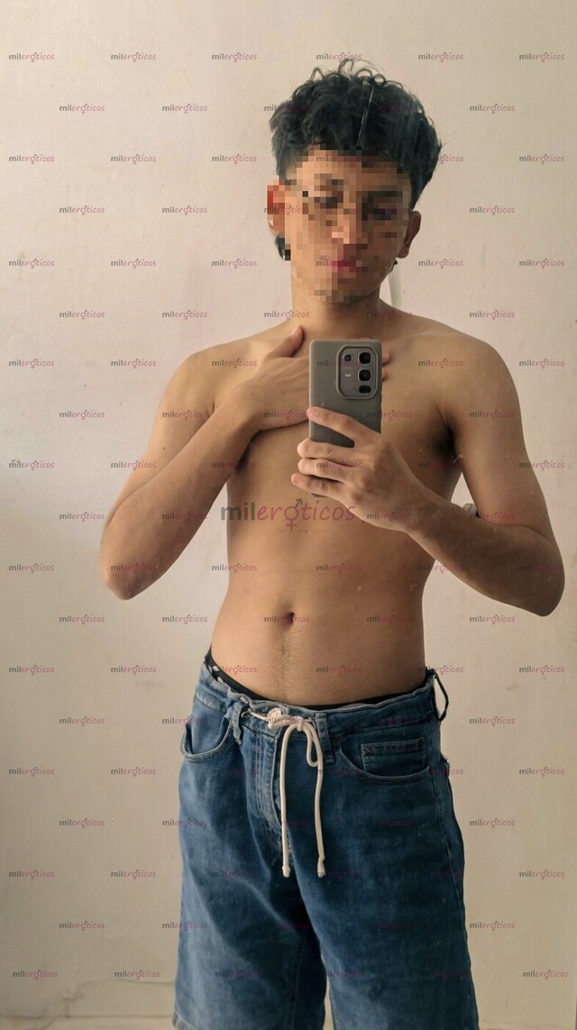 FOTOS DE JOVEN UNIVERSITARIO DE 19 AÑOS, DISPUESTO A TODO.