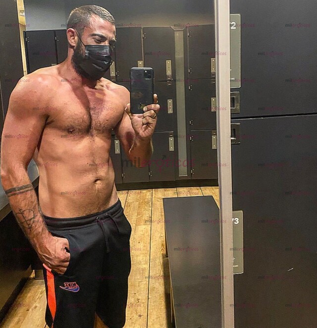 FOTOS DE ESPAÑOL EN VALLARTA, BARBÓN COMPLACIENTE