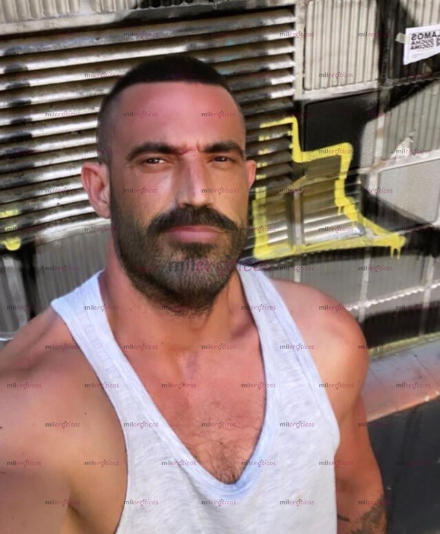 FOTOS DE ESPAÑOL EN VALLARTA, BARBÓN COMPLACIENTE