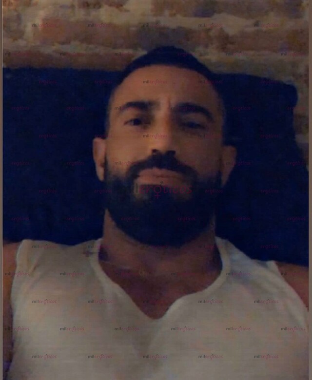 FOTOS DE ESPAÑOL EN VALLARTA, BARBÓN COMPLACIENTE