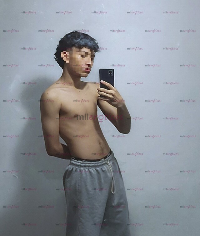 FOTOS DE JOVEN UNIVERSITARIO DE 19 AÑOS, DISPUESTO A TODO.