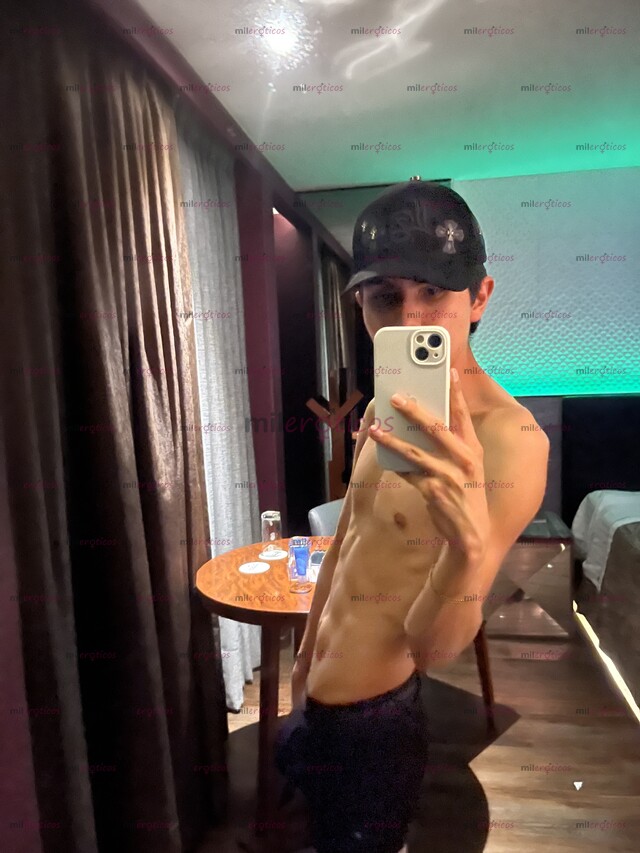 FOTOS DE MILAN TWINK 19 AÑOS CALIENTE Y CACHONDO