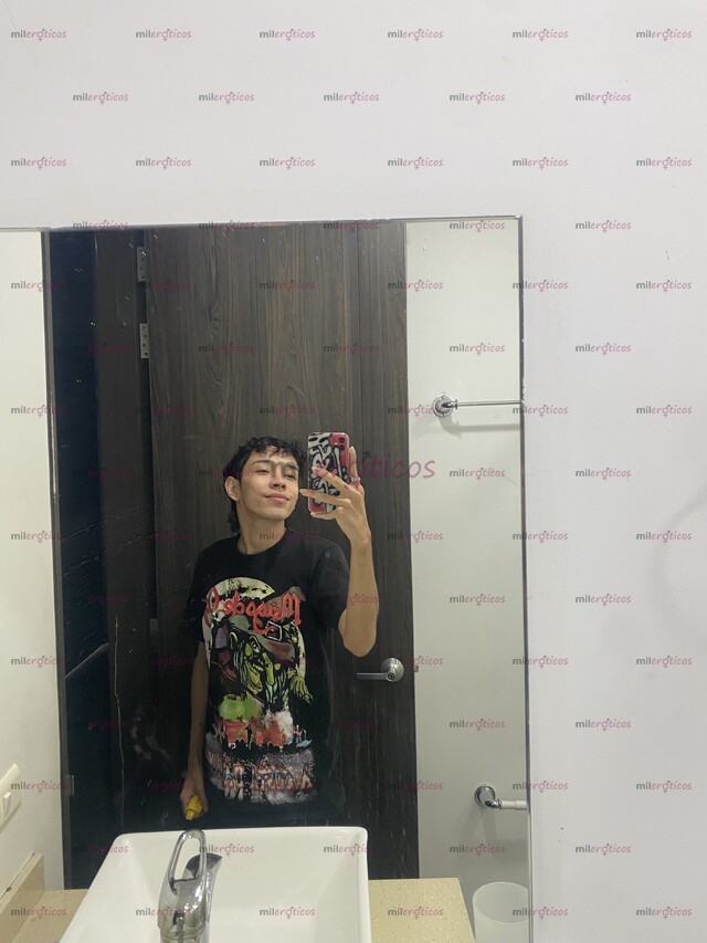 FOTOS DE VERSATIL JOVEN ESTUDIANTE A TU DISPOSICIÓN