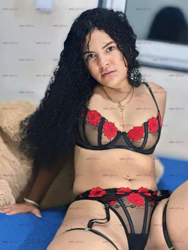 FOTOS DE RICA FLACA PELINEGRA RECIÉN LLEGADA DISPUESTA A CUMPLIR TUS FANTASIAS