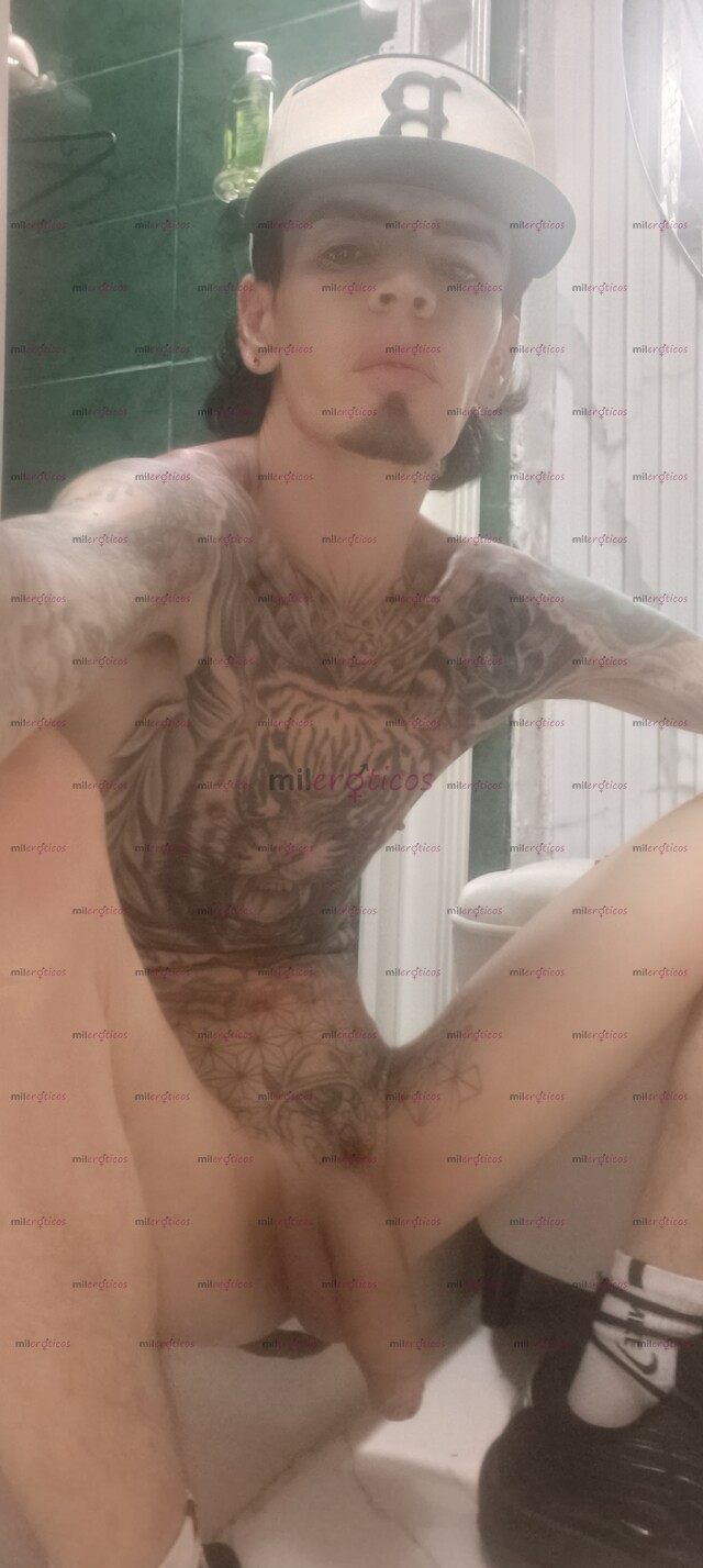 FOTOS DE FLACO BLANCO TATUADO ACTIVO SERIO MORBOSO LECHERO