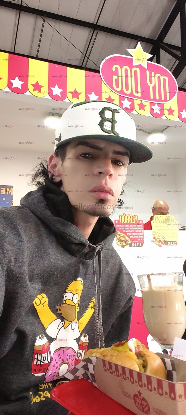 FOTOS DE FLACO BLANCO TATUADO ACTIVO SERIO MORBOSO LECHERO