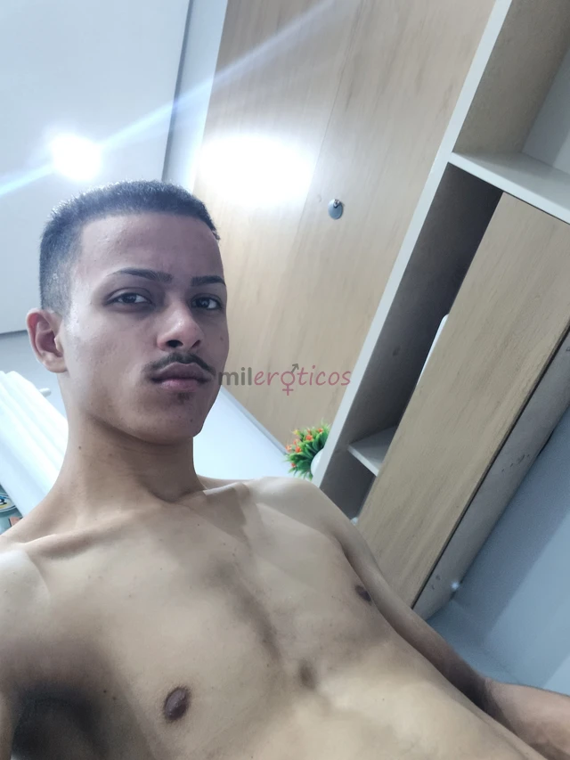 Eu me chamo marcus vinicius tenho 1 75 de altura e peso 59 kg sou moreno passivo se voce busca prazer de verdade eu sou a pessoa certa para isso bons...