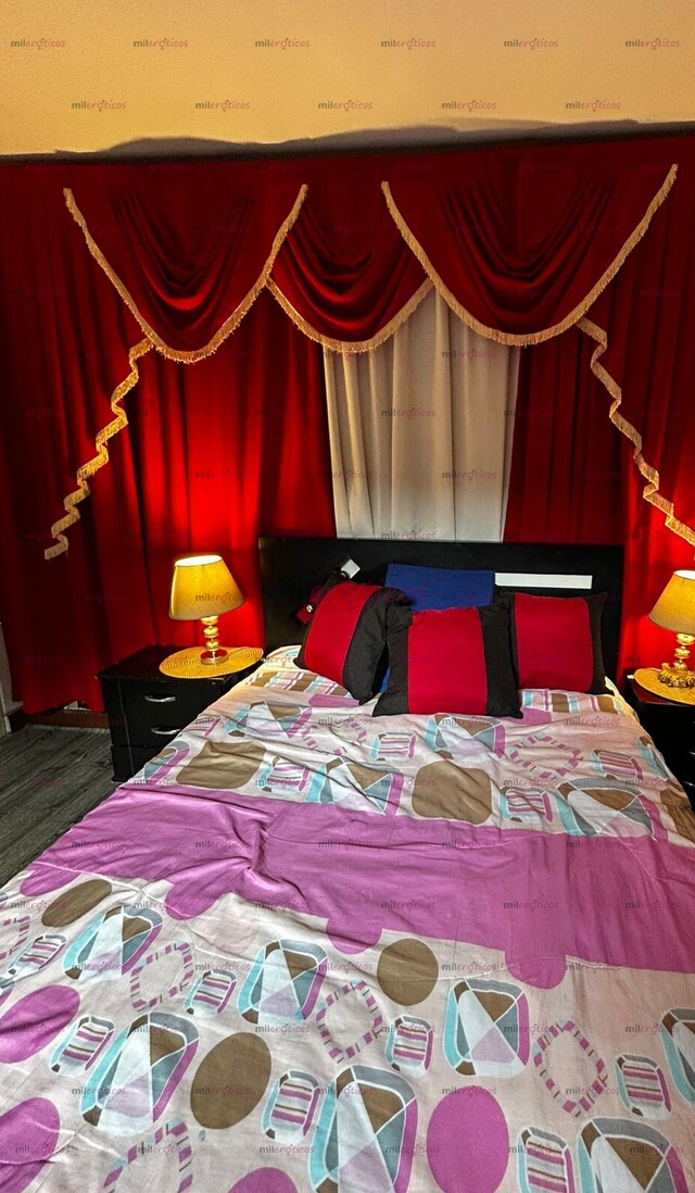 FOTOS DE ESTUDIO WC BUSCA VERGONES PARA TRASMITIR SOLOS