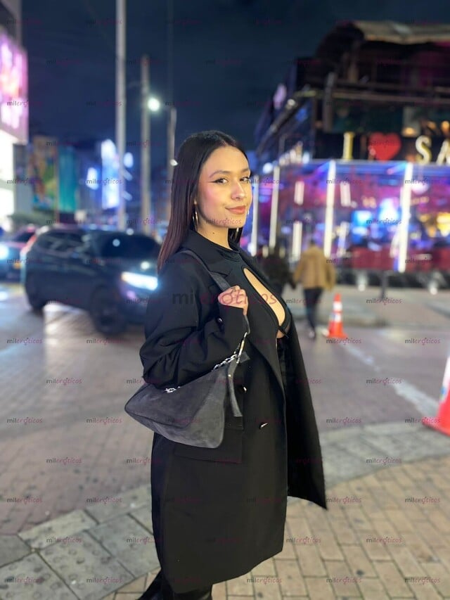 FOTOS DE JOVEN COLOMBIANA DE 18 AÑOS MUY CALIENTE DESDE10.000