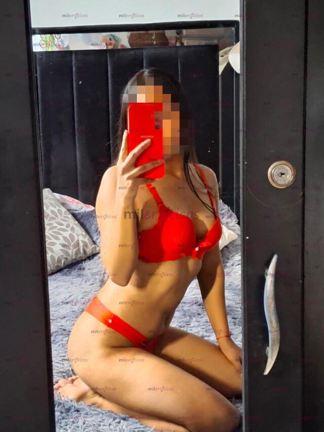 FOTOS DE HERMOSA MORENA COMPLACIENTE, SUMISA Y ARRECHITA