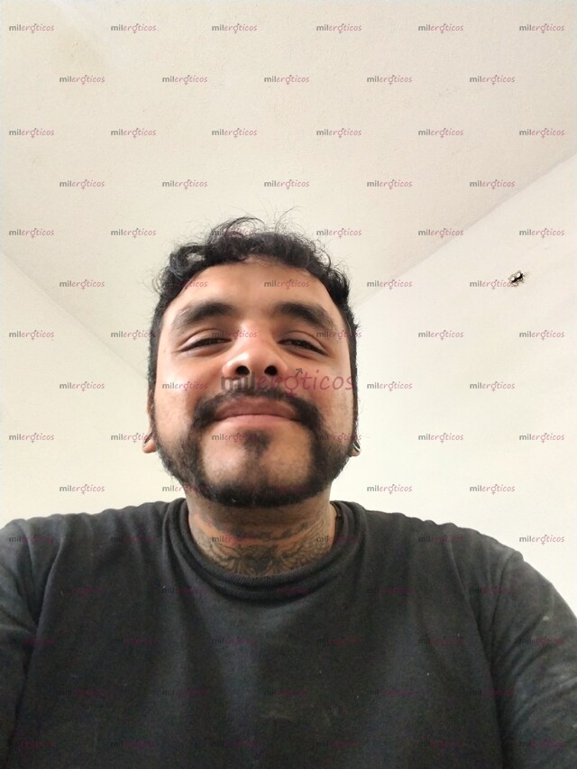 FOTOS DE MACHO CHAKALON TATUADO DISPUESTO A COMPLACERTE