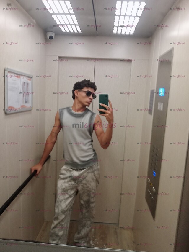 FOTOS DE JOVEN, APUESTO, TONIFICADO Y COMPLACIENTE