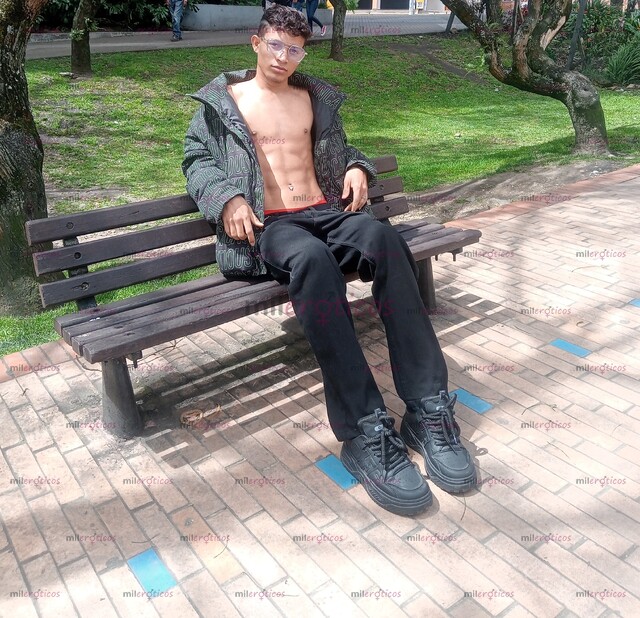 FOTOS DE JOVEN, APUESTO, TONIFICADO Y COMPLACIENTE