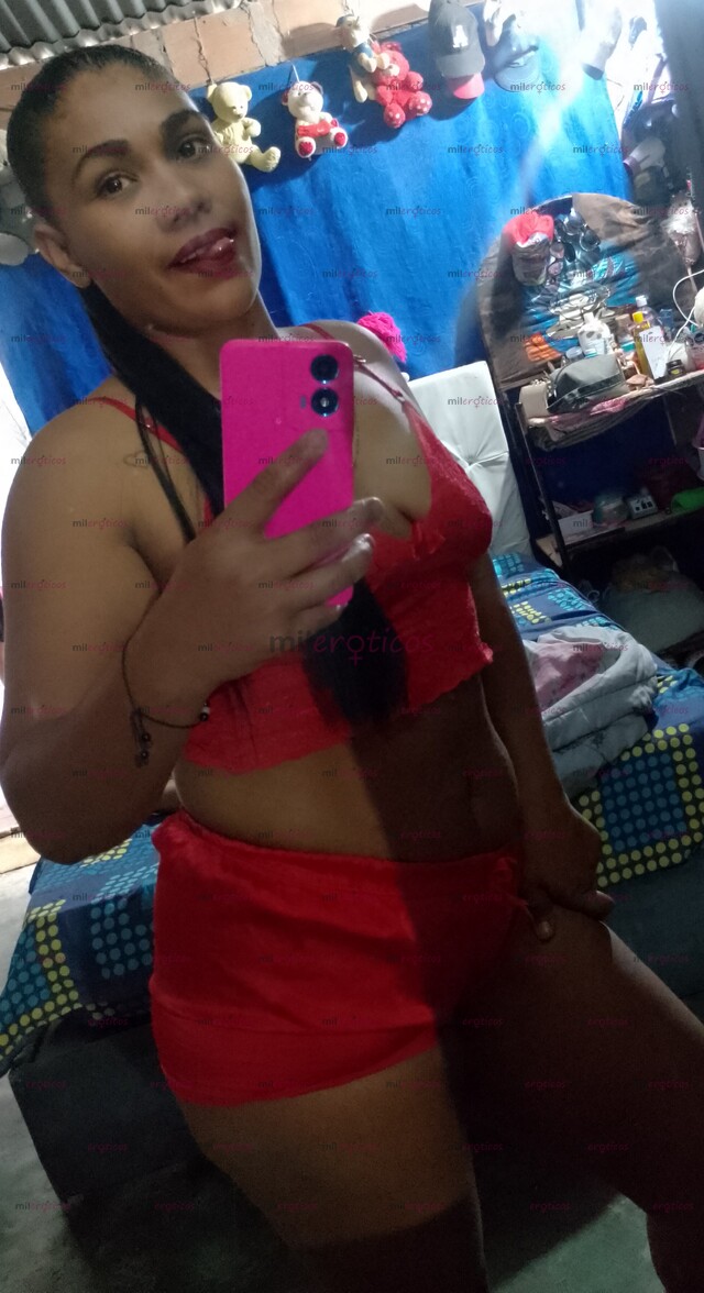 FOTOS DE HOLA SOY SAMY SOY NUEVA EN LA CIUDAD Y ESTY AKI PARA COMPLACERTE