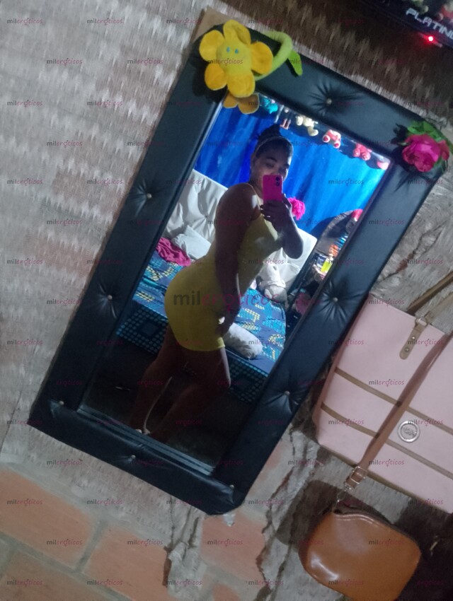 FOTOS DE HOLA SOY SAMY SOY NUEVA EN LA CIUDAD Y ESTY AKI PARA COMPLACERTE