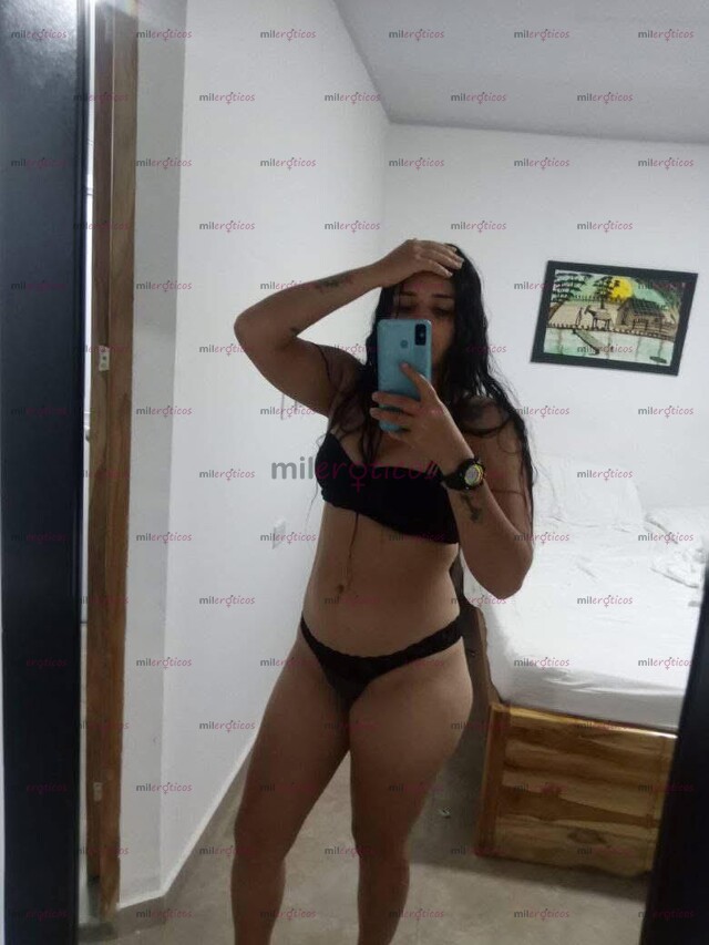 FOTOS DE CHICA CALIENTE Y ARDIENTE BLANQUITA EN TU MEJORES POSE MUY JUGUETONA