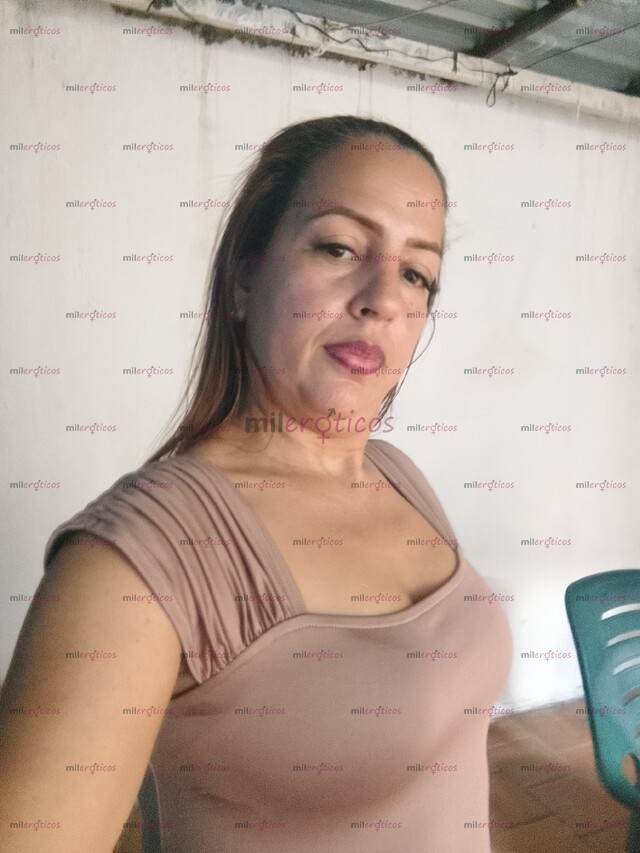 FOTOS DE RUBIA CALIENTE Y COMPLACIENTE CON MASAJES EROTICOS Y ANAL