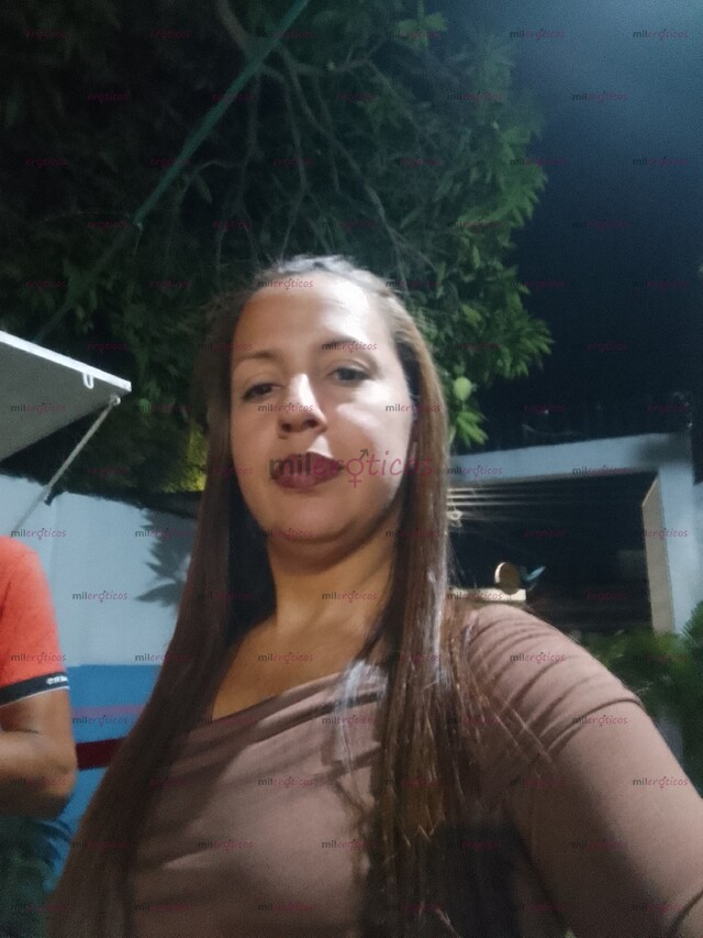 FOTOS DE RUBIA CALIENTE Y COMPLACIENTE CON MASAJES EROTICOS Y ANAL