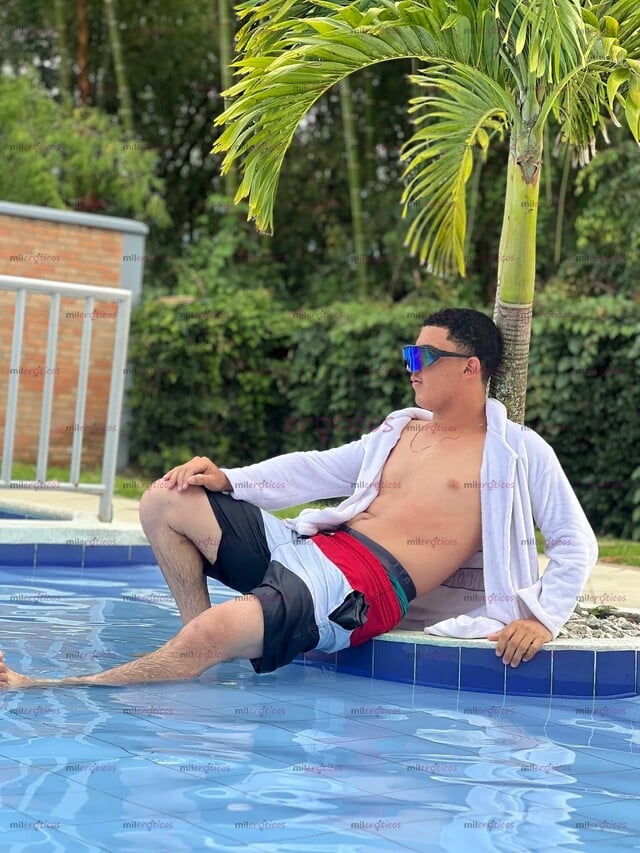 FOTOS DE HOLA POLLO DISCRETO PARA COMPLACERTE JOVEN CON BUEN CUERPO