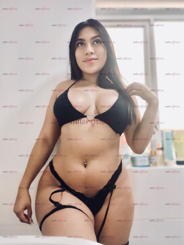 FOTOS DE MORENA CON CURVAS PERFECTAS Y VAGINA ESTRECHITA Y CALIENTE