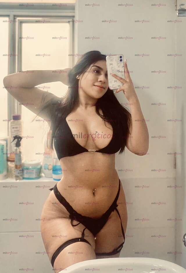 FOTOS DE MORENA CON CURVAS PERFECTAS Y VAGINA ESTRECHITA Y CALIENTE