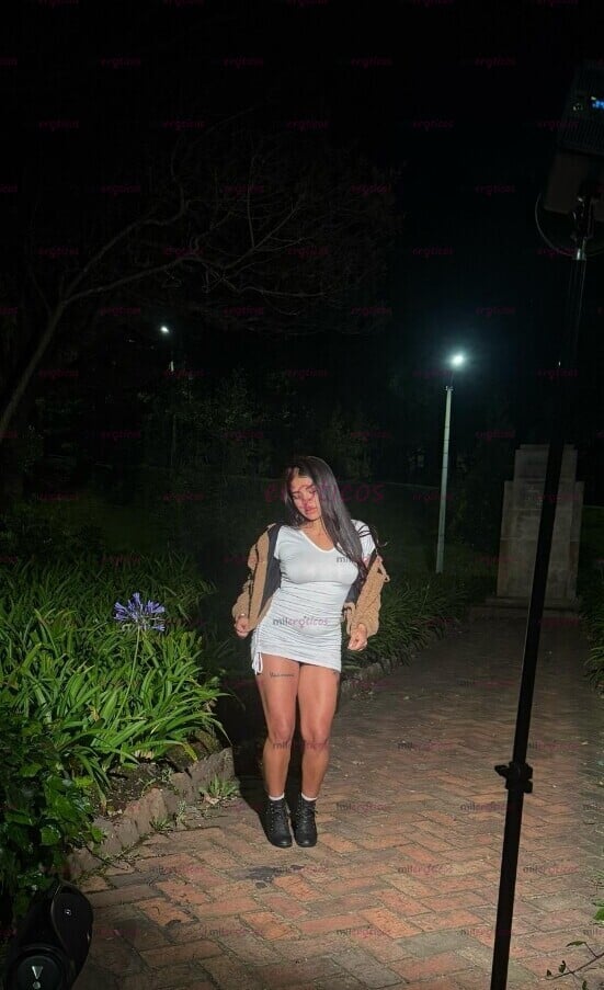 FOTOS DE SEXY & HERMOSA MORENA DISPUESTA A CUMPLIR TUS FANTASIAS