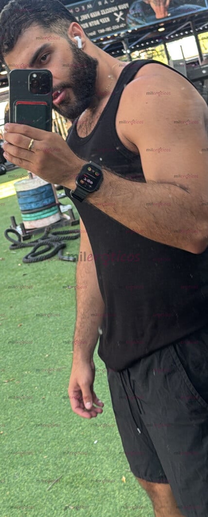 FOTOS DE CICLISTA PELUDO ARECHO VERSÁTIL DISPUESTO A COMPLACERTE
