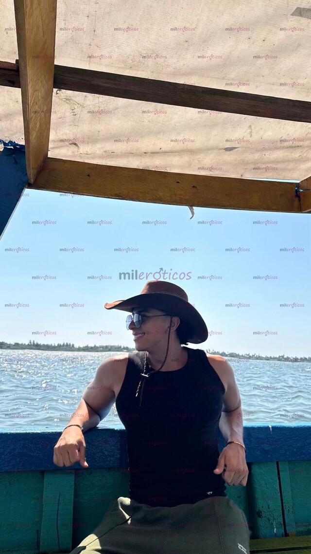 FOTOS DE MORENO NALGÓN Y VISIONARIO: EL EQUILIBRIO ENTRE RESPETO Y DESEO. ESCRÍBEME