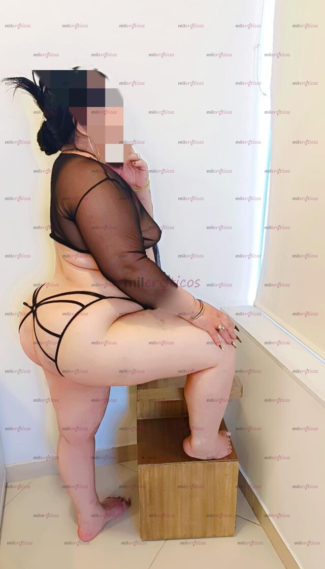 FOTOS DE DELÉITATE CON UNA GORDITA MUY SENSUAL CON LOS ATRIBUTOS NATURAL