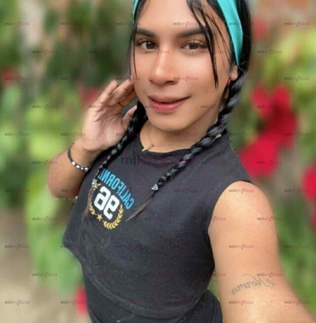 FOTOS DE HOLA AMOR, Q GUSTO TENERTE EN MI PERFIL, & SOY DANIELA & UNA HERMOSA CHICA TRAS