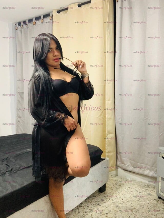 FOTOS DE HOLA AMORES SOY ANA HERMOSA INDIA DE 21 AÑOS BIEN CULONA
