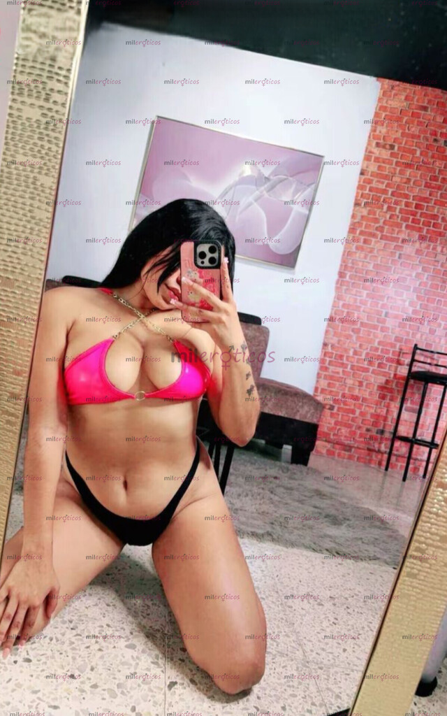 FOTOS DE MIA, PEQUEÑA TENTACIÓN CON UN ENCANTO QUE DESARMA