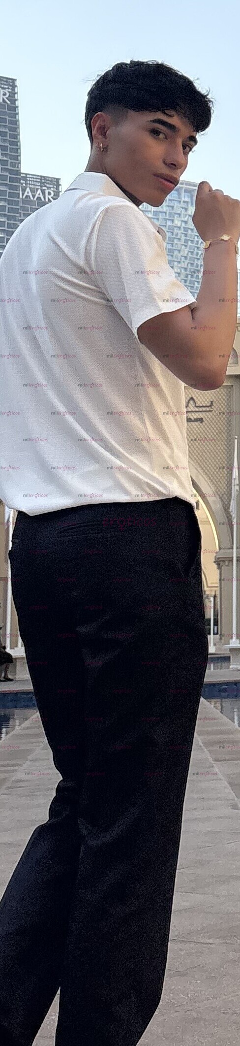 FOTOS DE CHICO JOVEN DE 20 AÑOS, CUERPO DELGADO Y UNIVERSITARIO