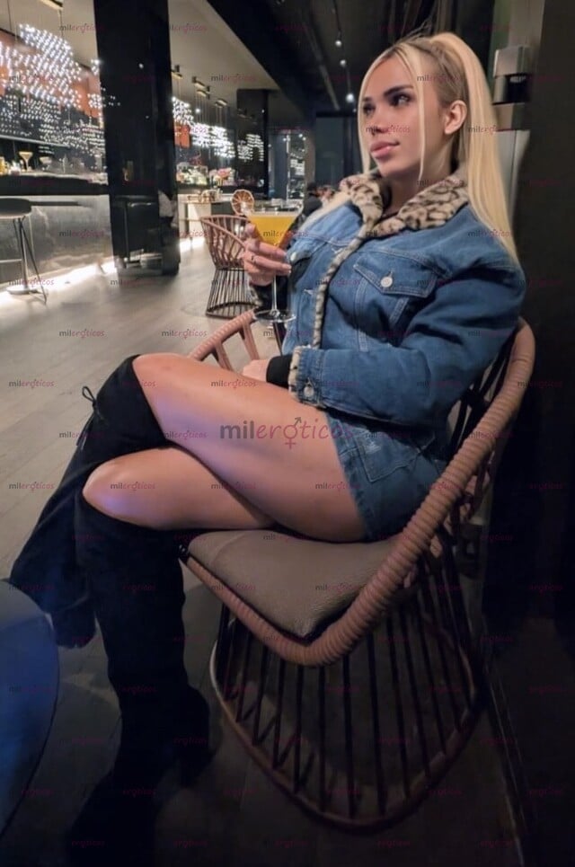 FOTOS DE HERMOSA RUBIA CALIENTE DISPONIBLE PARA CUMPLIR TODOS TUS DESEOS