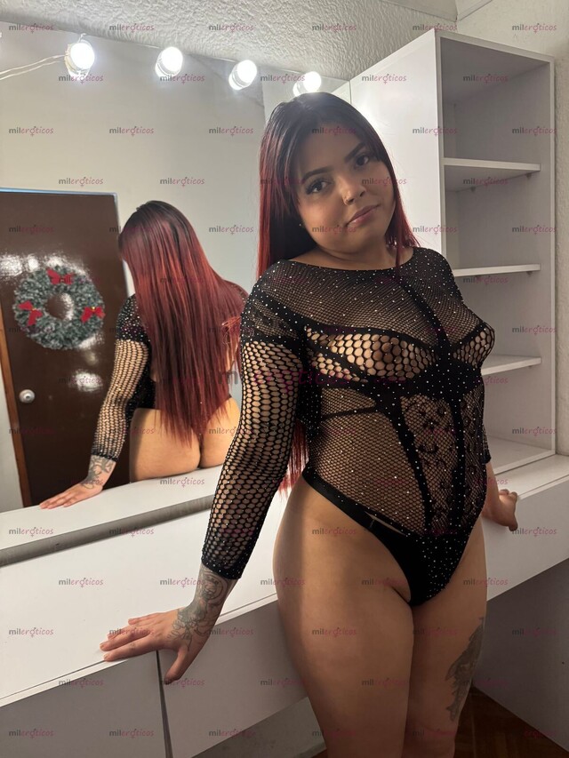 FOTOS DE LATINA SEXY TATUADA CON UNAS TETAS DELICIOSAS LE ENCANTA EL SQUIRT