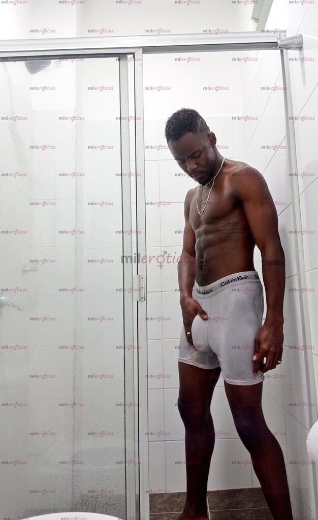 FOTOS DE MORENO DOTADO VERSÁTIL DES COMPLICADO, PULCRO, ASEADO SOLO PARA SOLVENTES