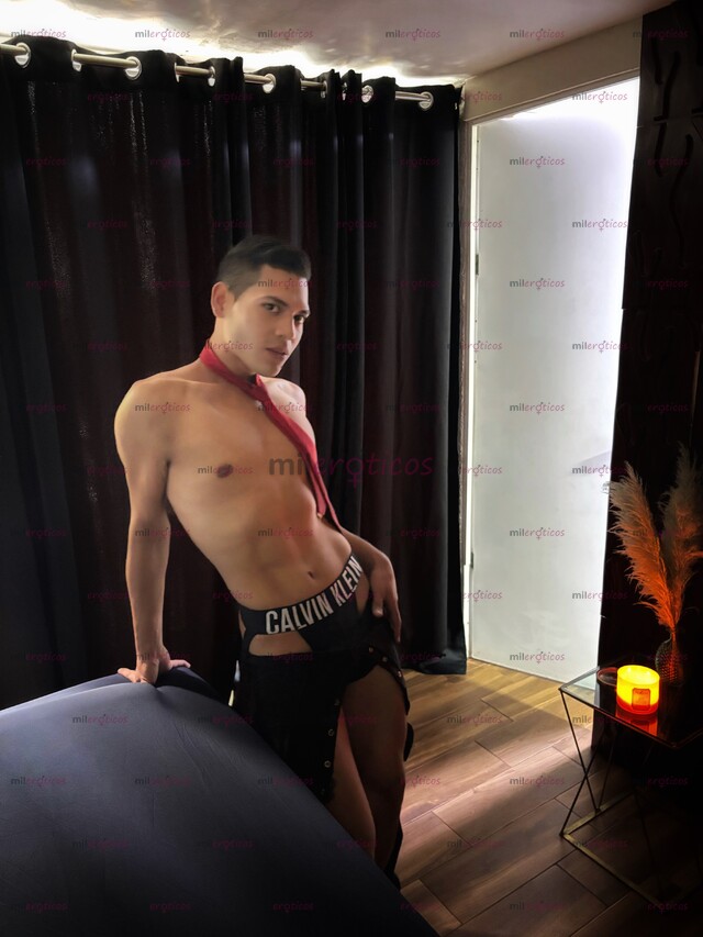 FOTOS DE MASAJISTA PROFESIONAL ERÓTICO DE 23 AÑOS (ROMA CDMX DOMICILIO)