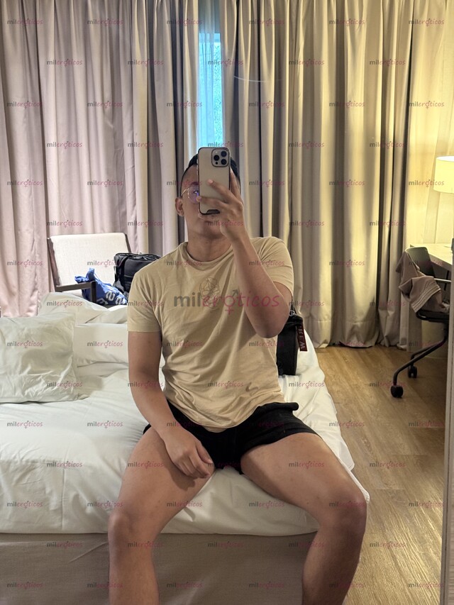 FOTOS DE BUSCO SOLO HOMBRES HETEROSEXUALES JÓVENES , YO MAN RESERVADO 24