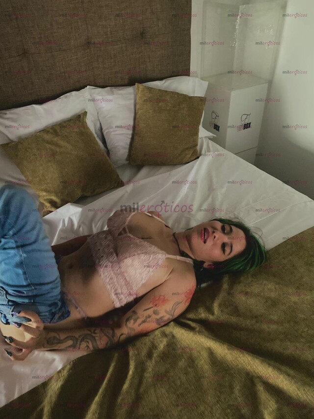 FOTOS DE DELICIOSA TATUADA NALGONA Y TETONA DISPUESTA A TODO..