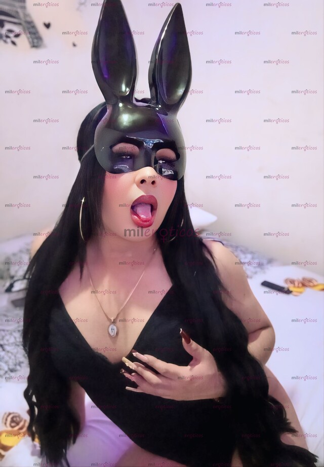 FOTOS DE EXQUISITA NIÑA CULITO APRETADO HAGO UN RICO ORAL ENSALIBADO UNA PERRITA CARIÑOSA